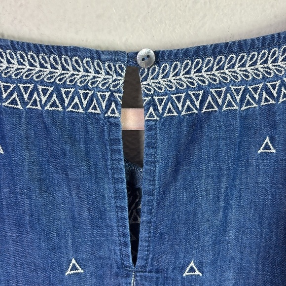 Nic + Zoe Chambray Embroidered Blue Top Tunic size small - Picture 9 of 11